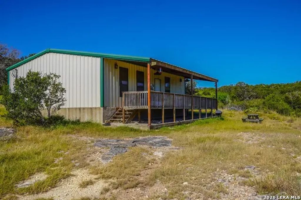 14468 County Road 310, Rocksprings