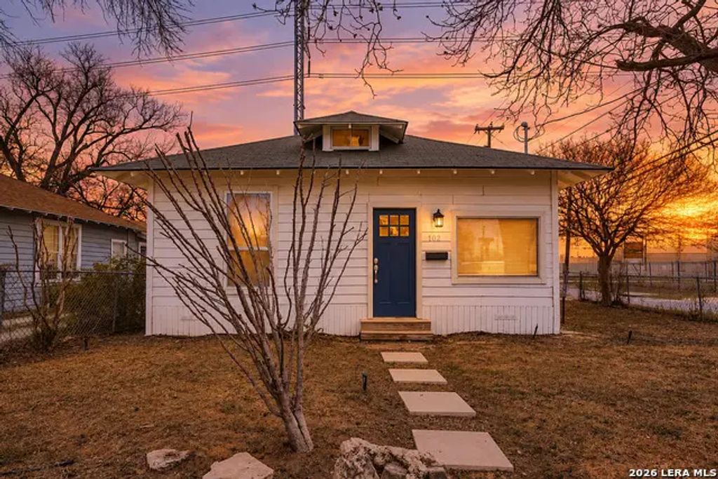 102 Aganier Ave, San Antonio