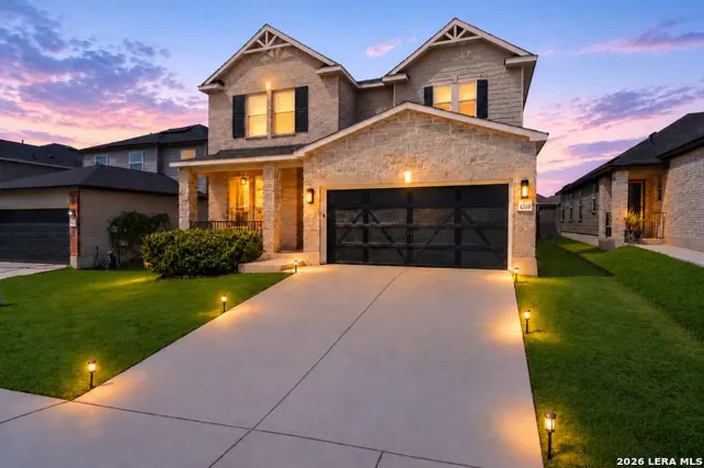 4530 Whispering Oak, New Braunfels