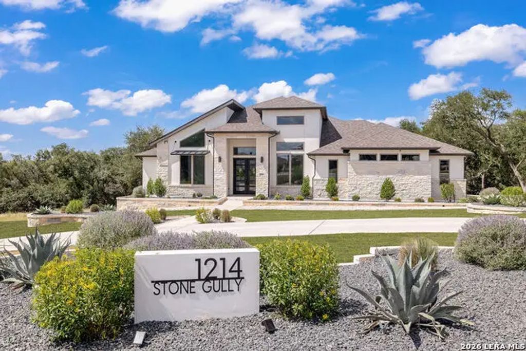 1214 Stone Gully, New Braunfels