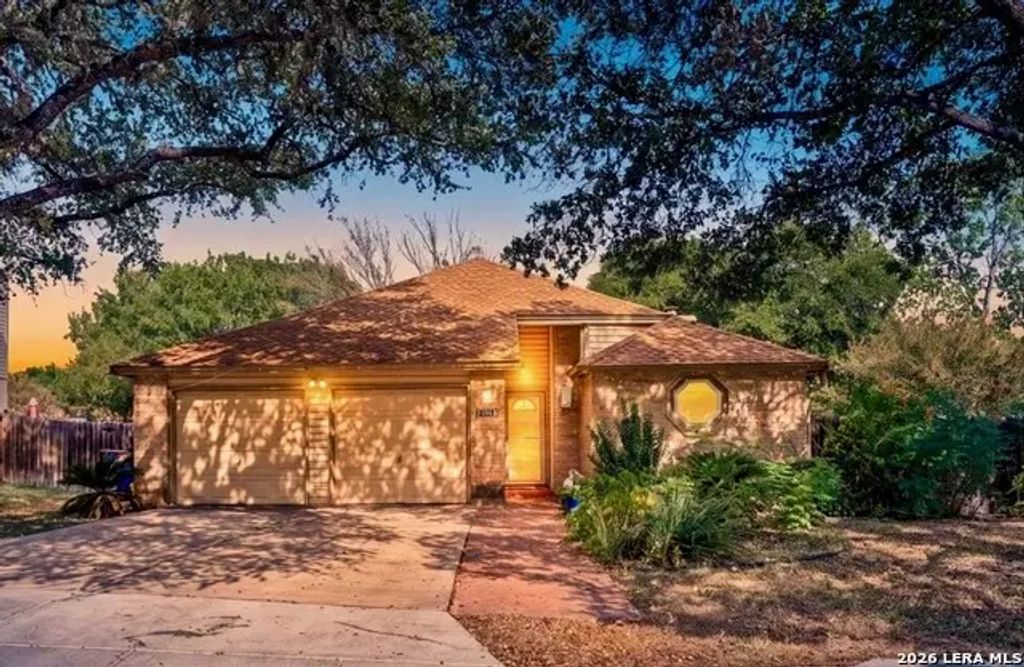 13611 Bell Dr, San Antonio