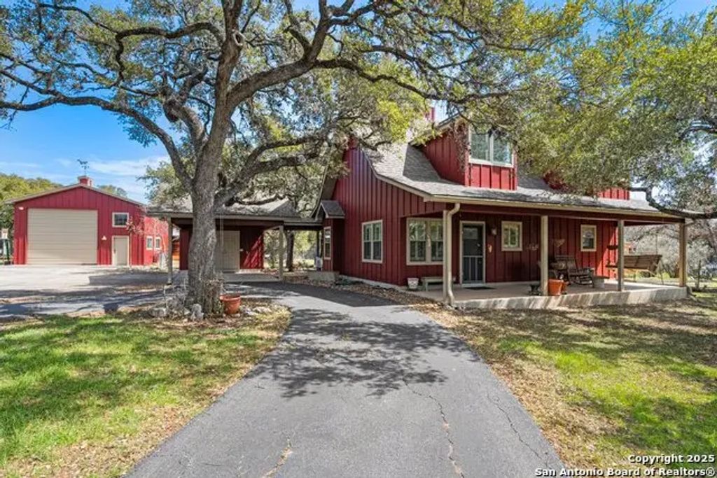 2365 Lakeshore Dr, Canyon Lake