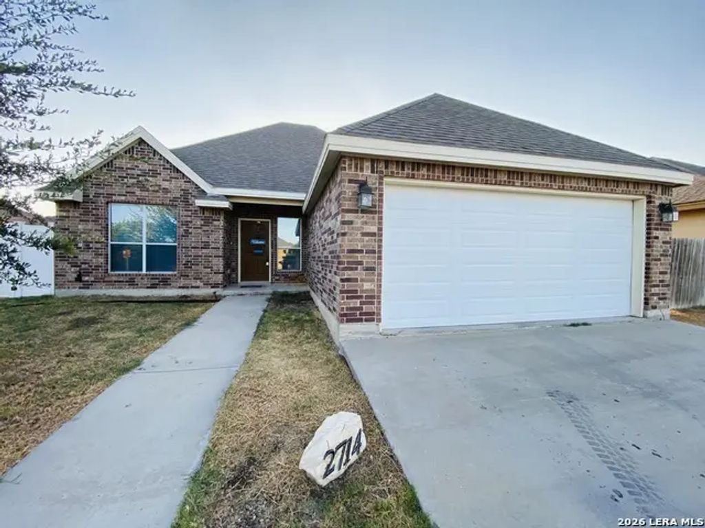 2714 Oak Manor Dr, Eagle Pass