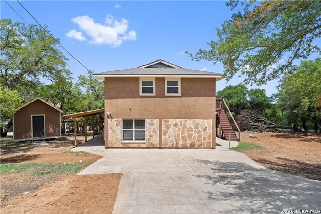 404 Valley Ridge, Canyon Lake