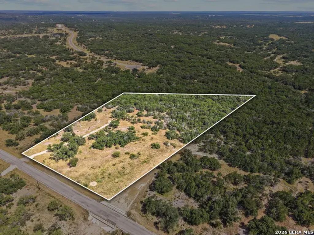 801 Grand Oaks, Hondo