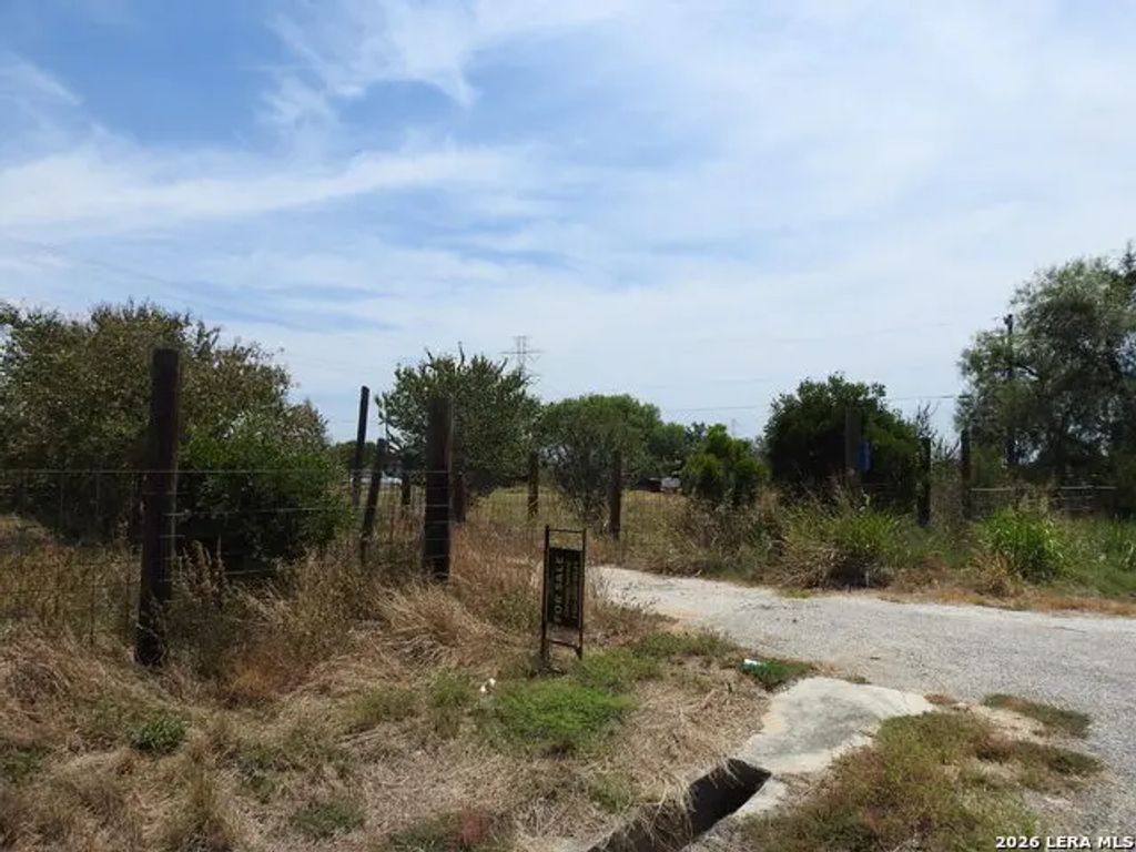 3551 Fm 775, Seguin