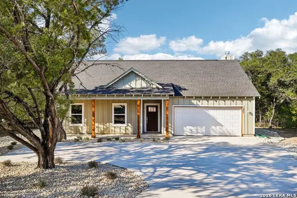 287 Deer Oaks Dr, Lakehills