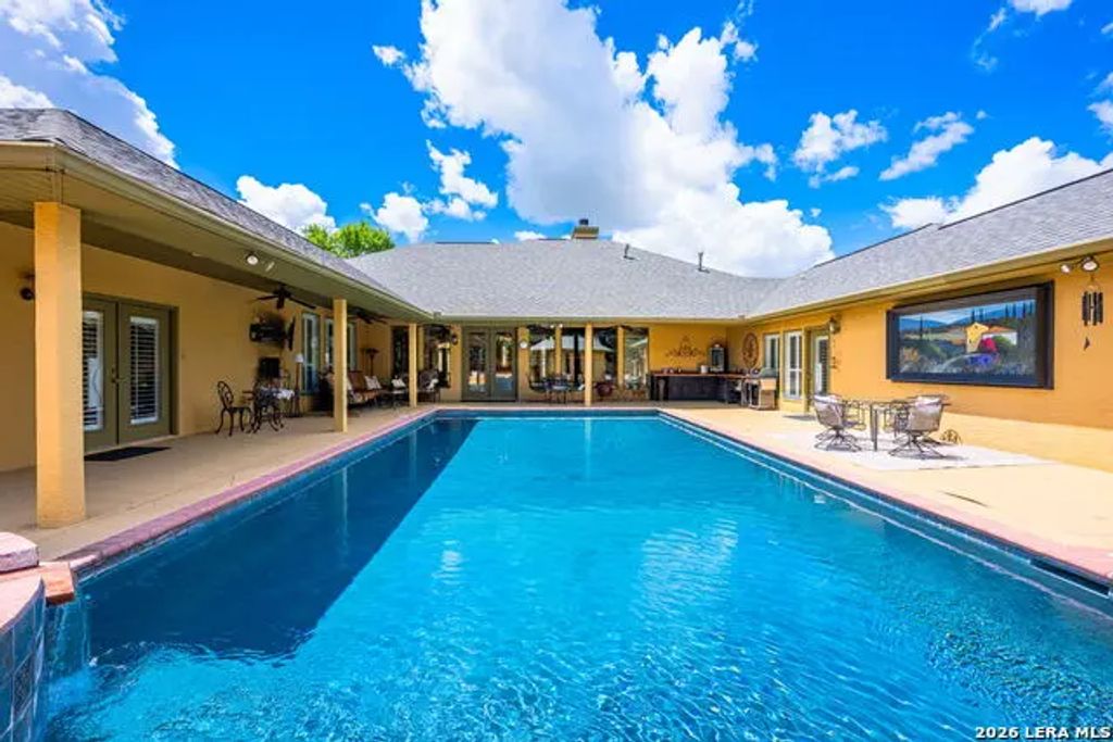 516 Winged Foot, Kerrville