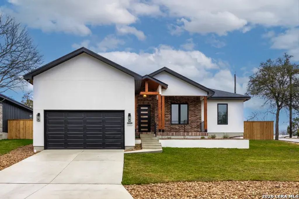 8227 Old Austin Rd, Selma