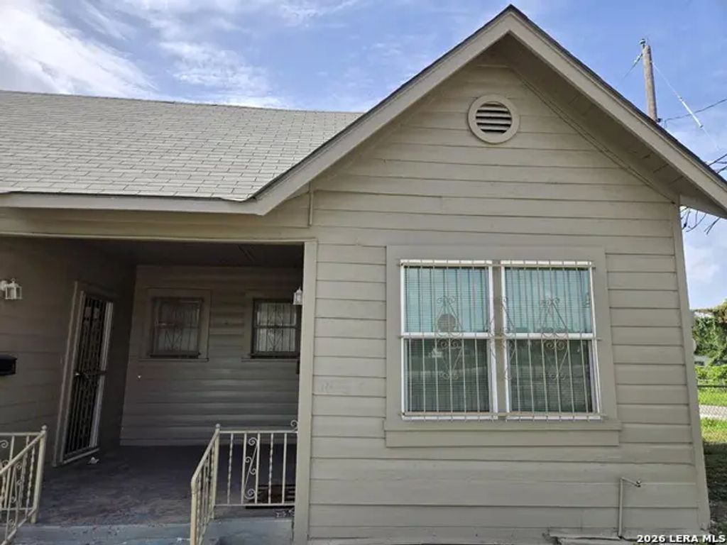 2236 N Interstate 35, San Antonio