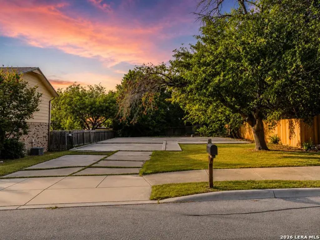 3317 Turnabout, Schertz