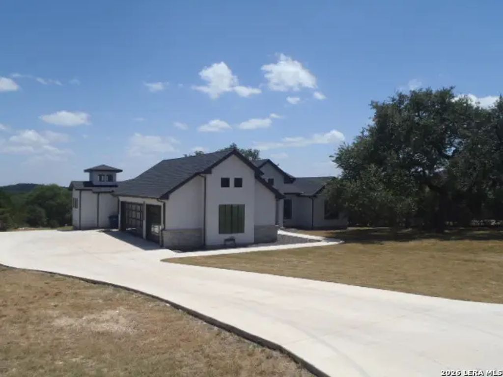 650 Shady Holw, New Braunfels