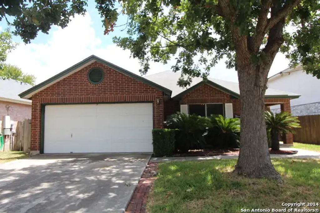 904 Abercorn, Schertz