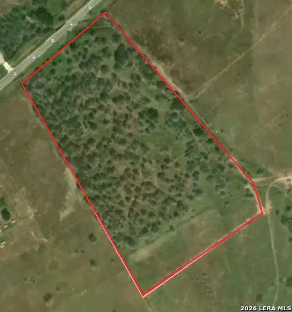 5668 State Highway 97, Floresville