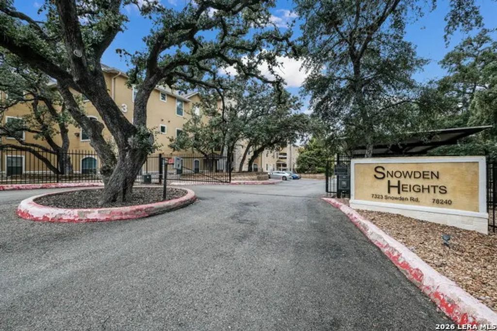 7323 Snowden Rd 3201, San Antonio