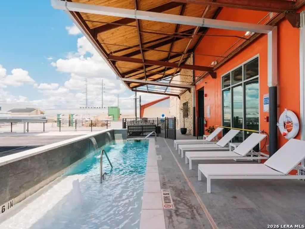 210 W Peden 119, San Antonio