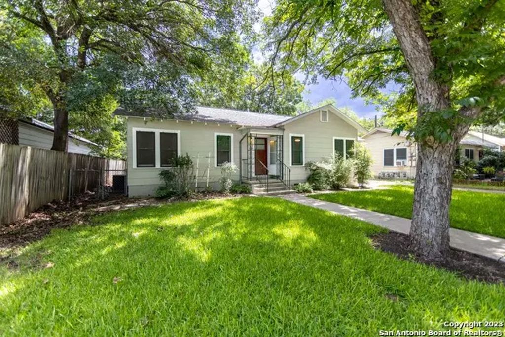 465 S Guenther Ave, New Braunfels