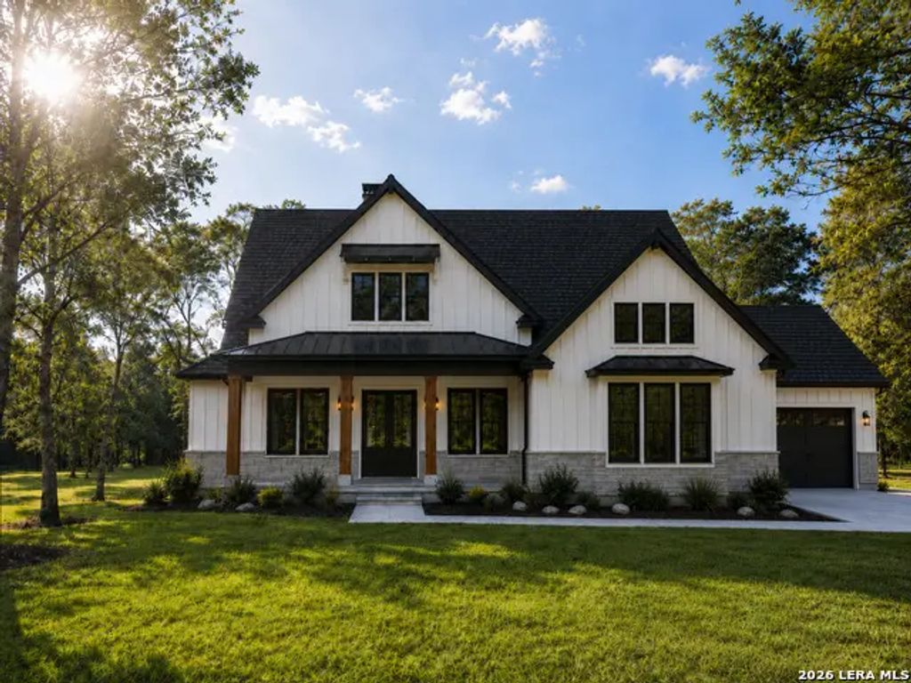 132 Pinot Pl, La Vernia