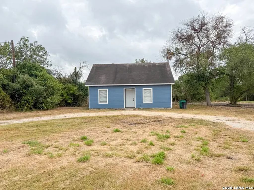 300 Schmucks Rd, New Braunfels