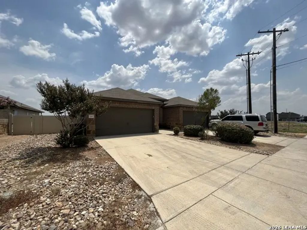698 Saengerhalle Rd, New Braunfels
