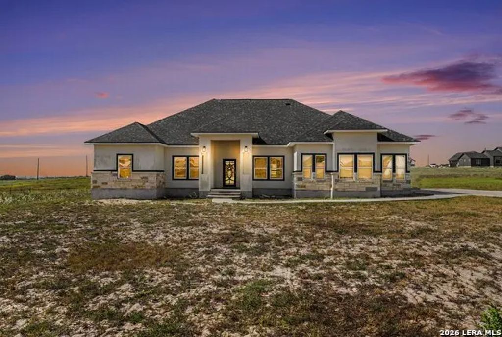 136 Summer Meadow Dr, La Vernia