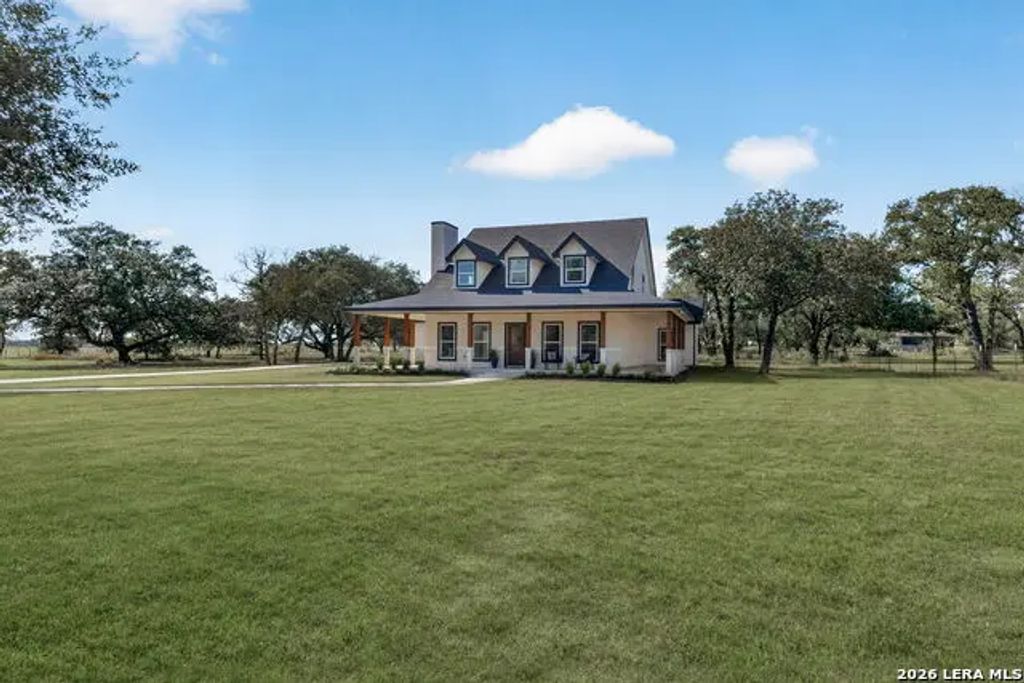 140 County Road 6871, Natalia