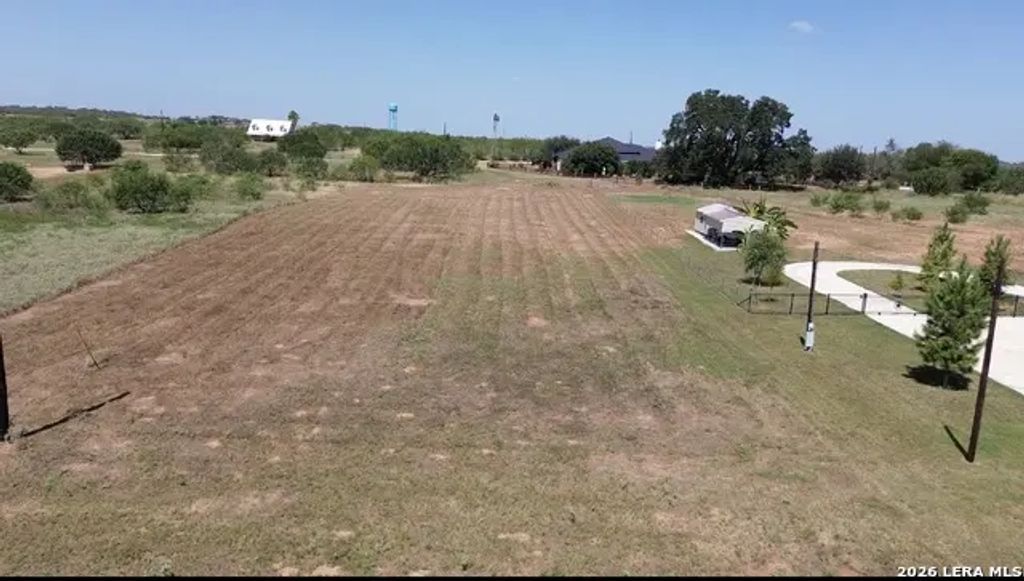 147 Hidden Ranch, Floresville