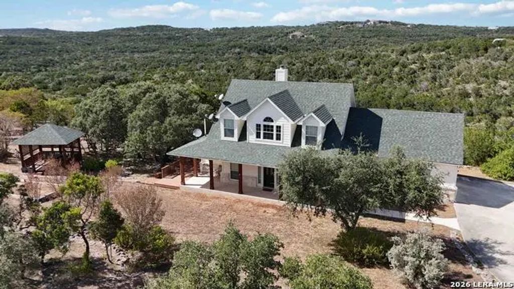 410 County Road 2748, Mico