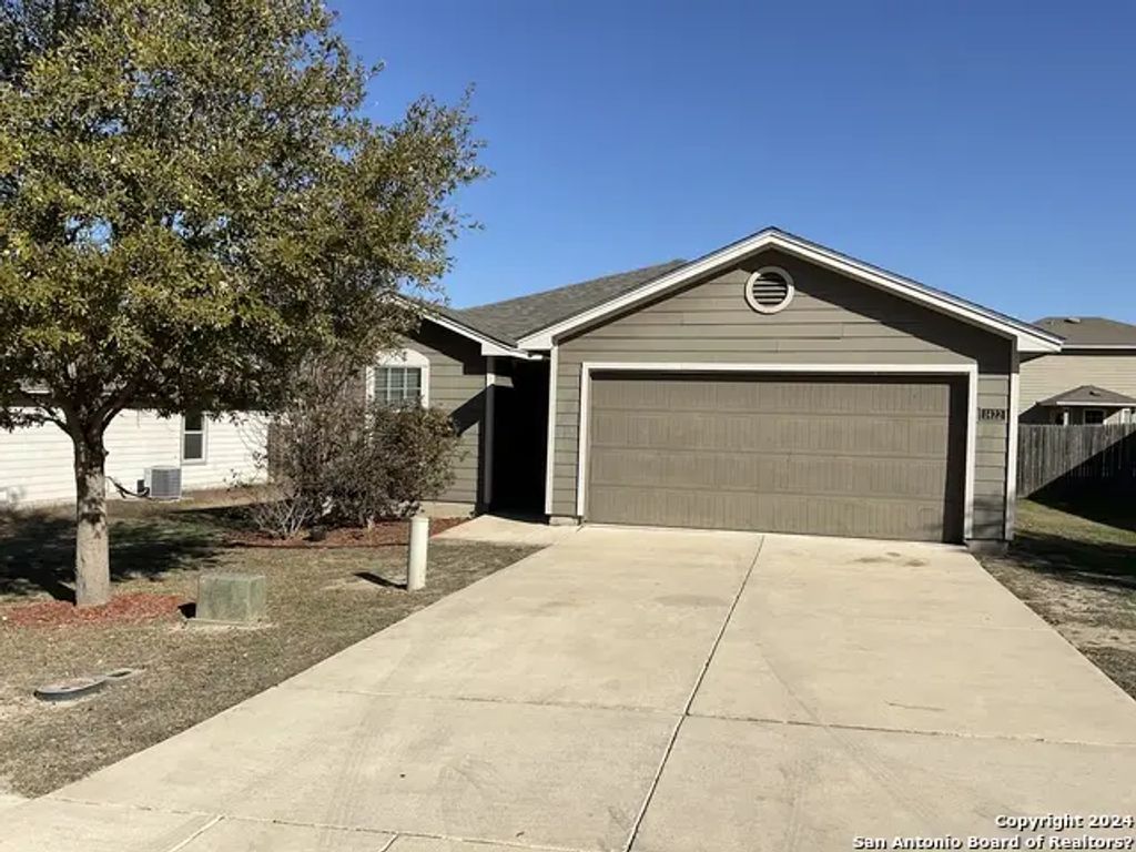 1422 Dove Bend, San Antonio