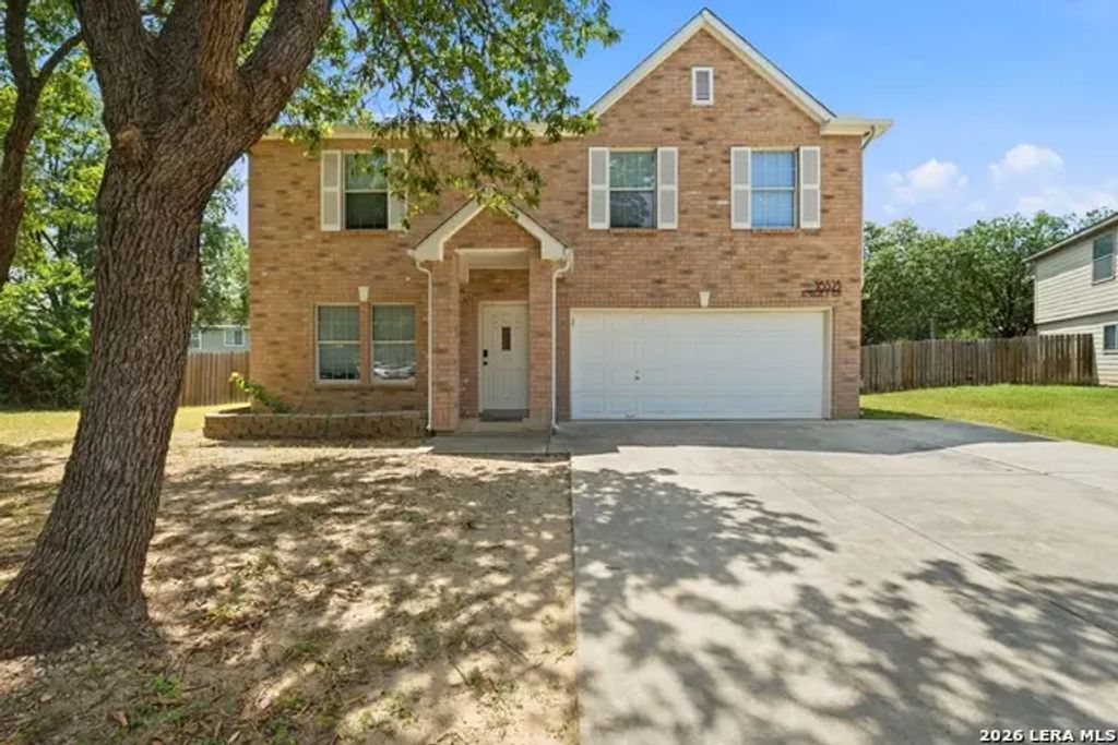 16523 Amberly Ct, Selma