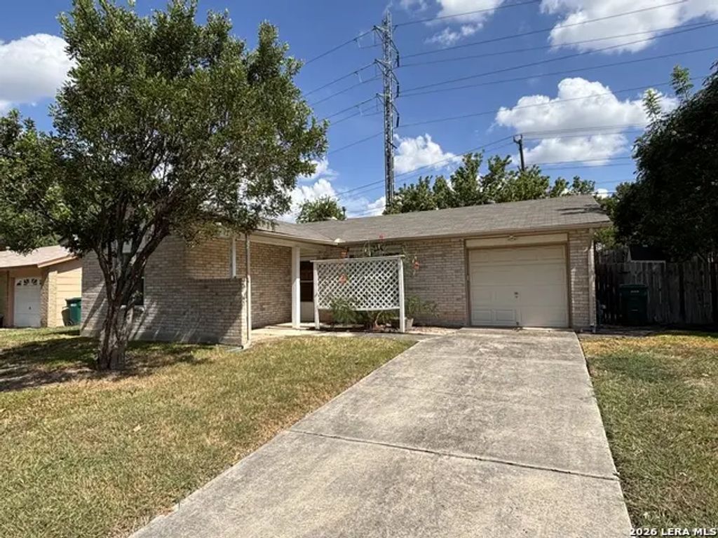 7514 Valley Oak St, Live Oak