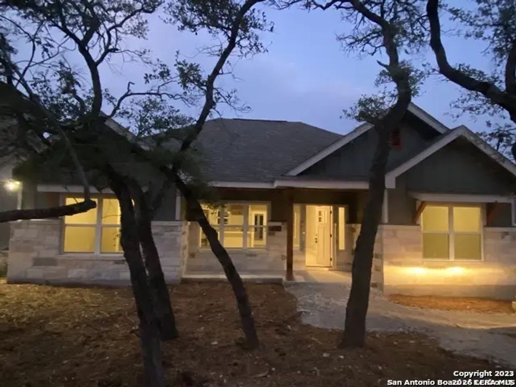 1429 Mountain View Dr, Canyon Lake