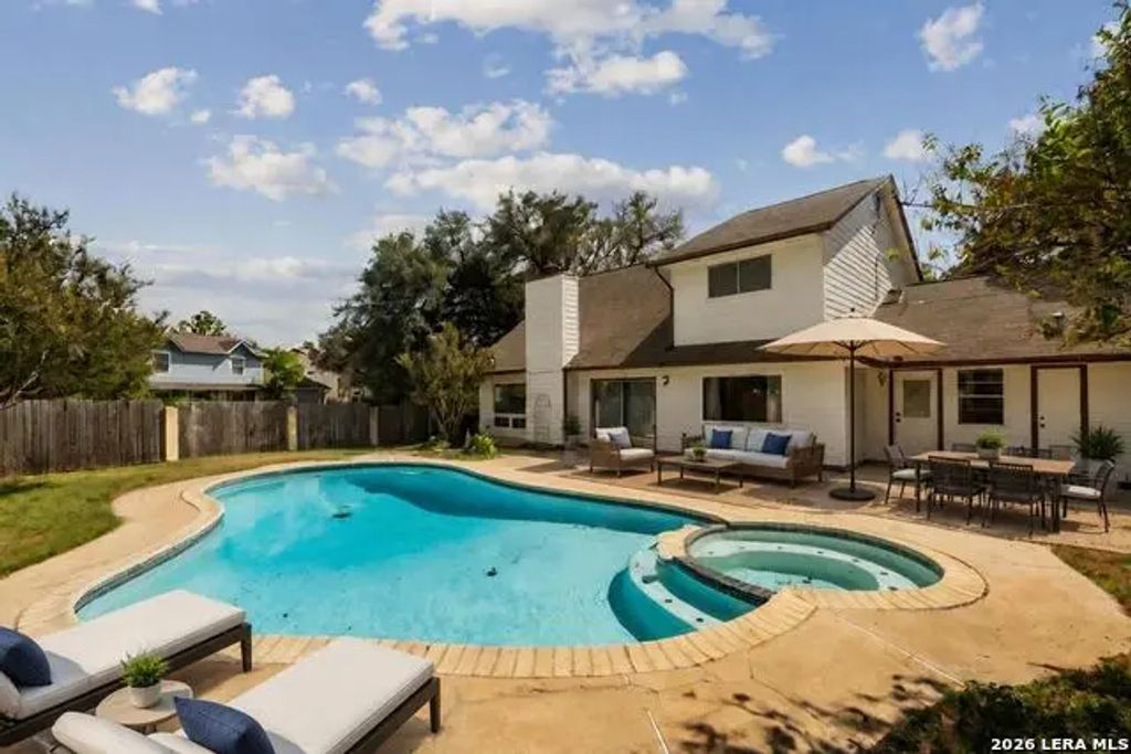 2663 Pebble Bow, San Antonio