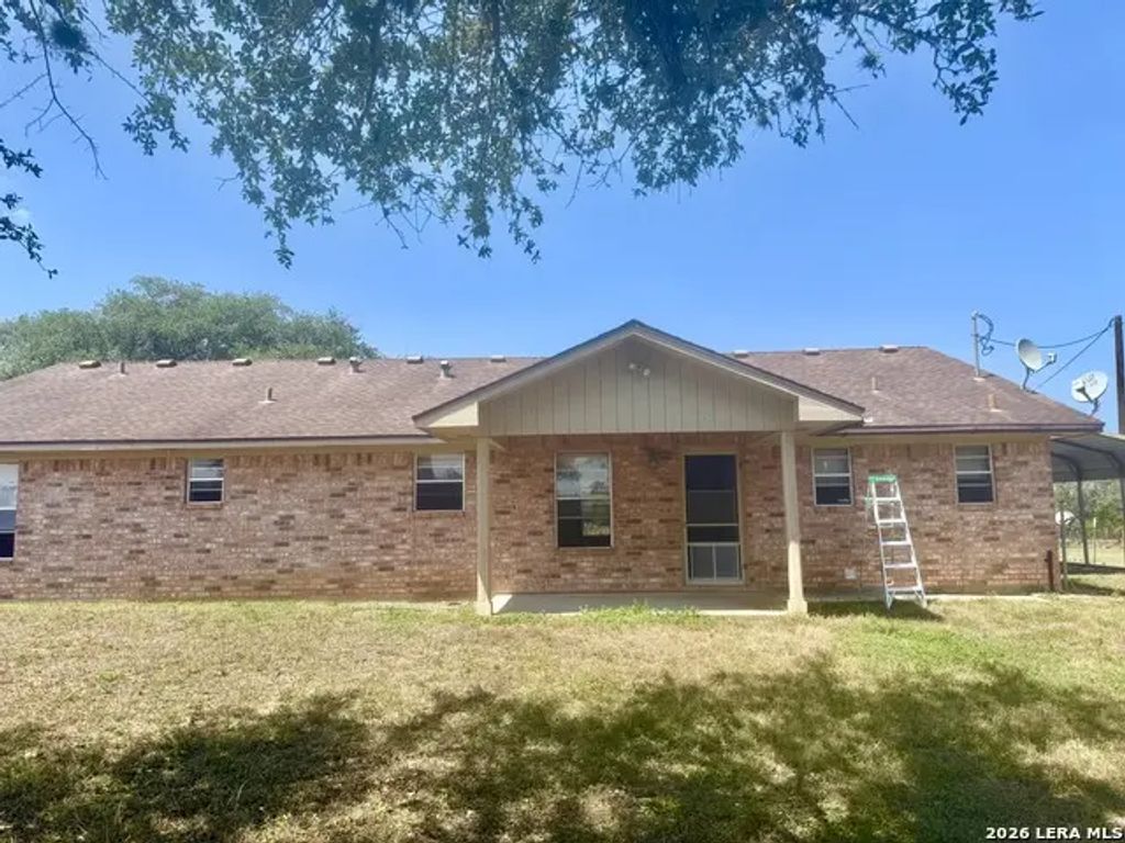 2952 Wofford, Beeville