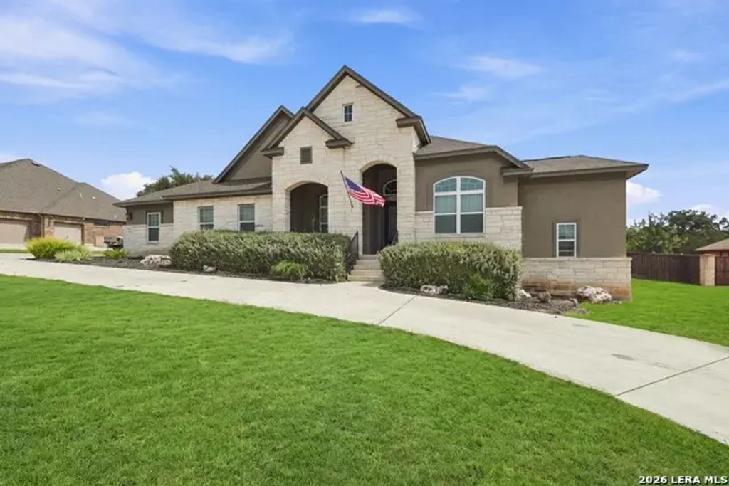 5676 High Forest Dr, New Braunfels