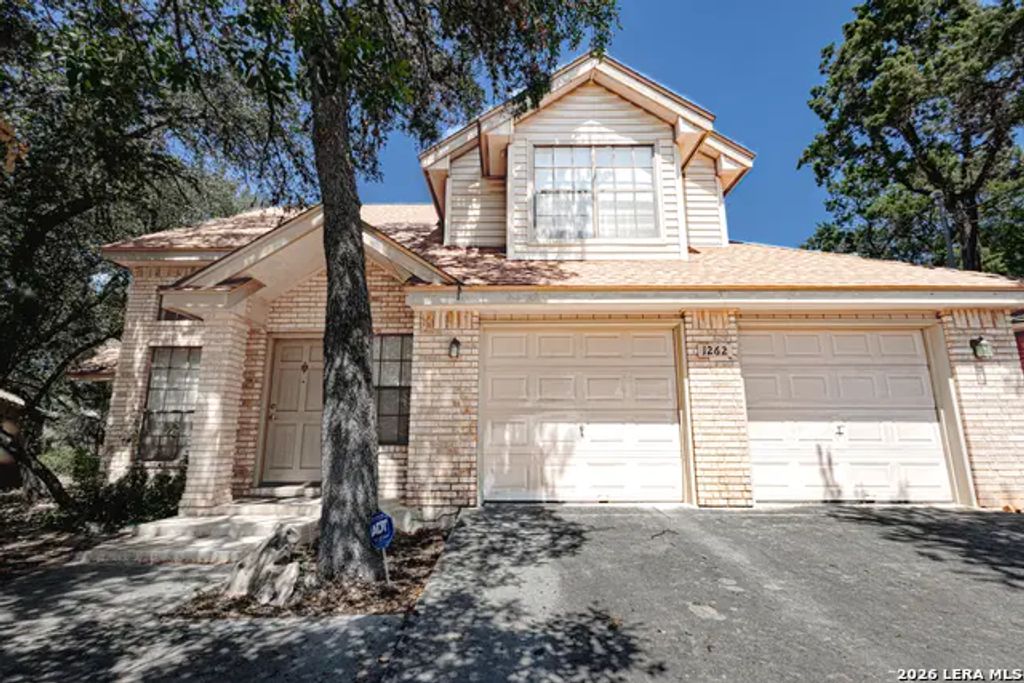 1262 Bluff Creek Cir, New Braunfels