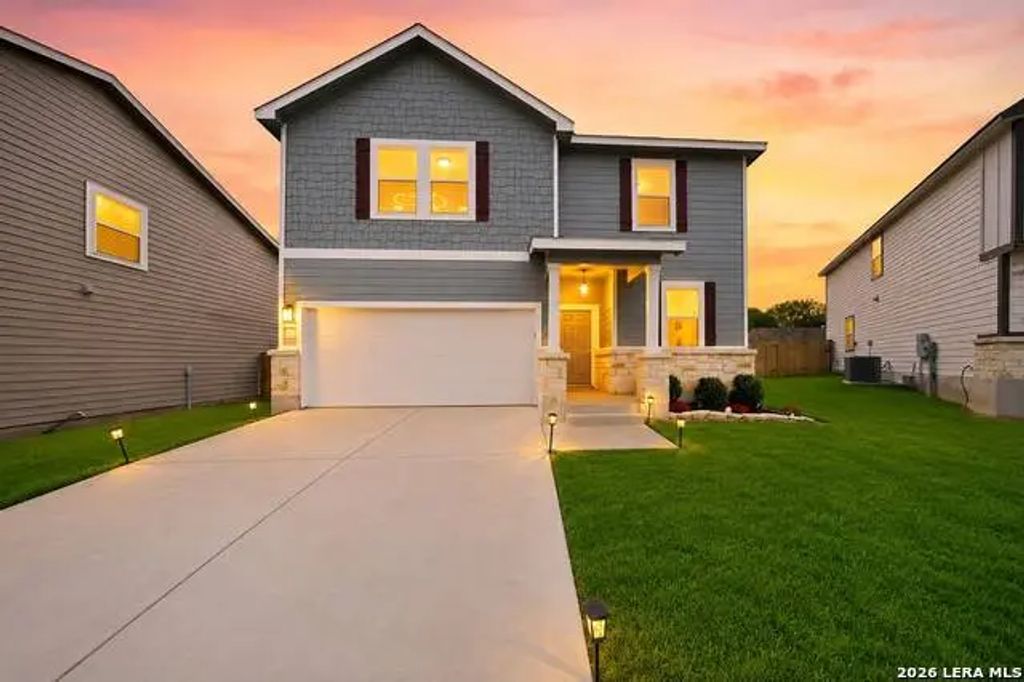 5306 Lisa Pt, St Hedwig