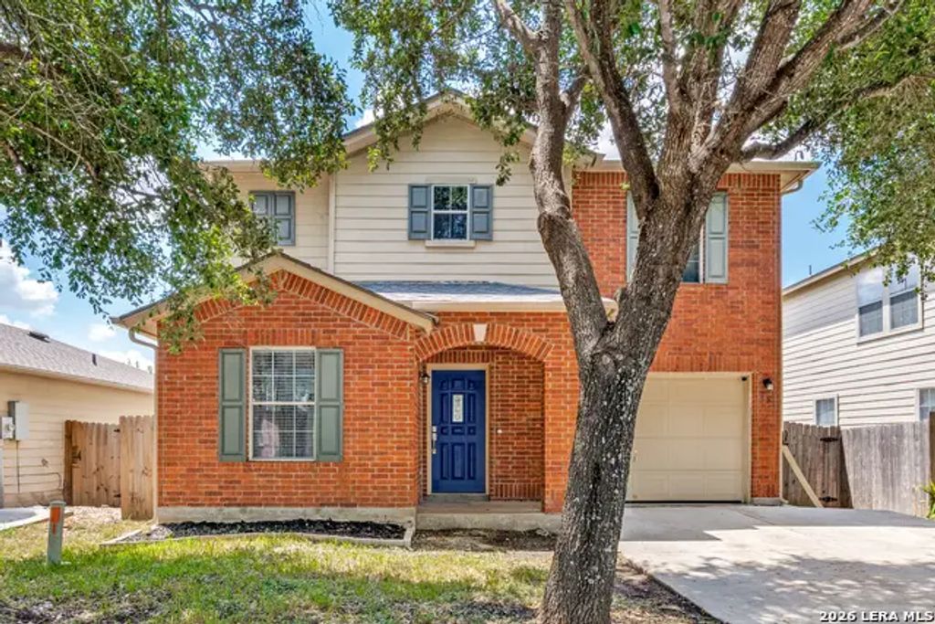 652 Cherokee Blvd, New Braunfels