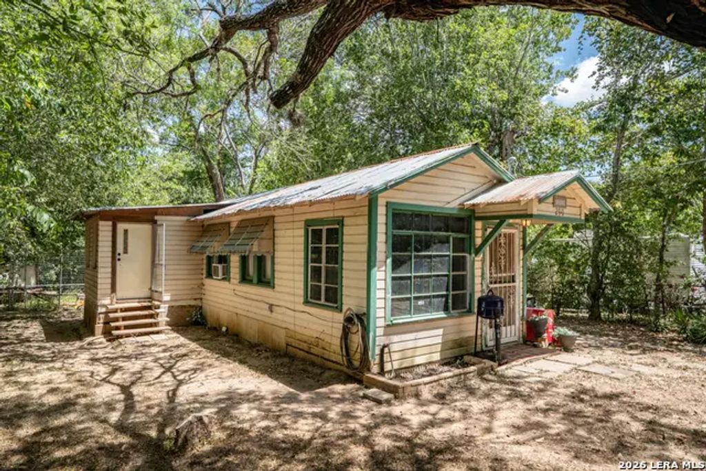 286 Riverview Ter, Seguin