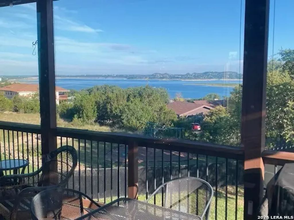 866 Artillery Dr, Canyon Lake