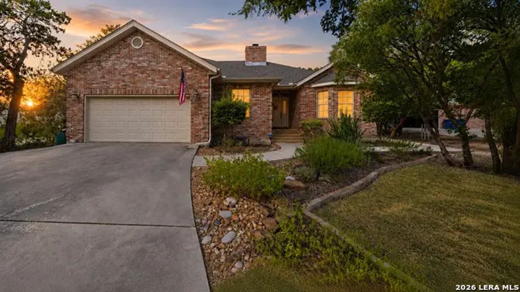 632 Mission View Ct, New Braunfels