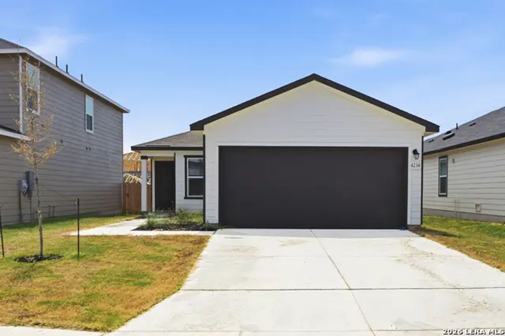 4234 Harper Lee Ln, New Braunfels