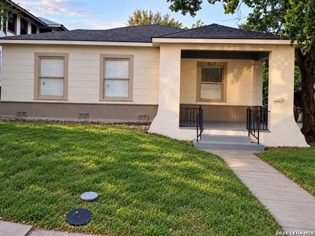1023 W French Pl, San Antonio