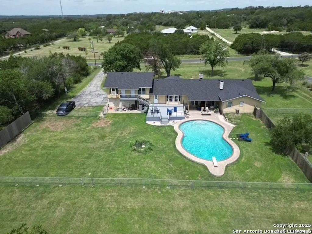 31946 Jay Bird Ln, Bulverde
