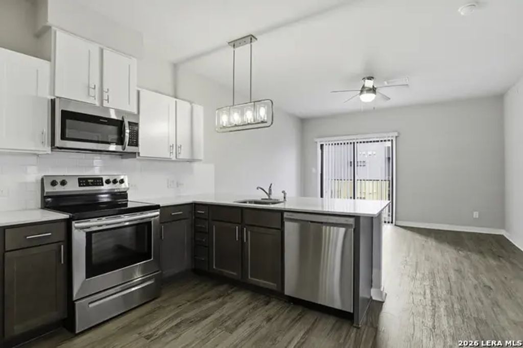 711 S Frio 2102, San Antonio