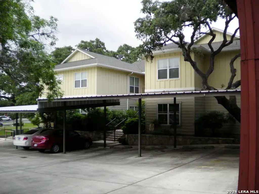 119 W Highland Dr 204, Boerne