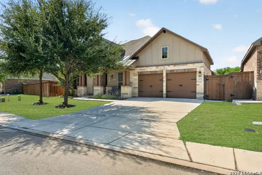 11958 White River Dr, San Antonio