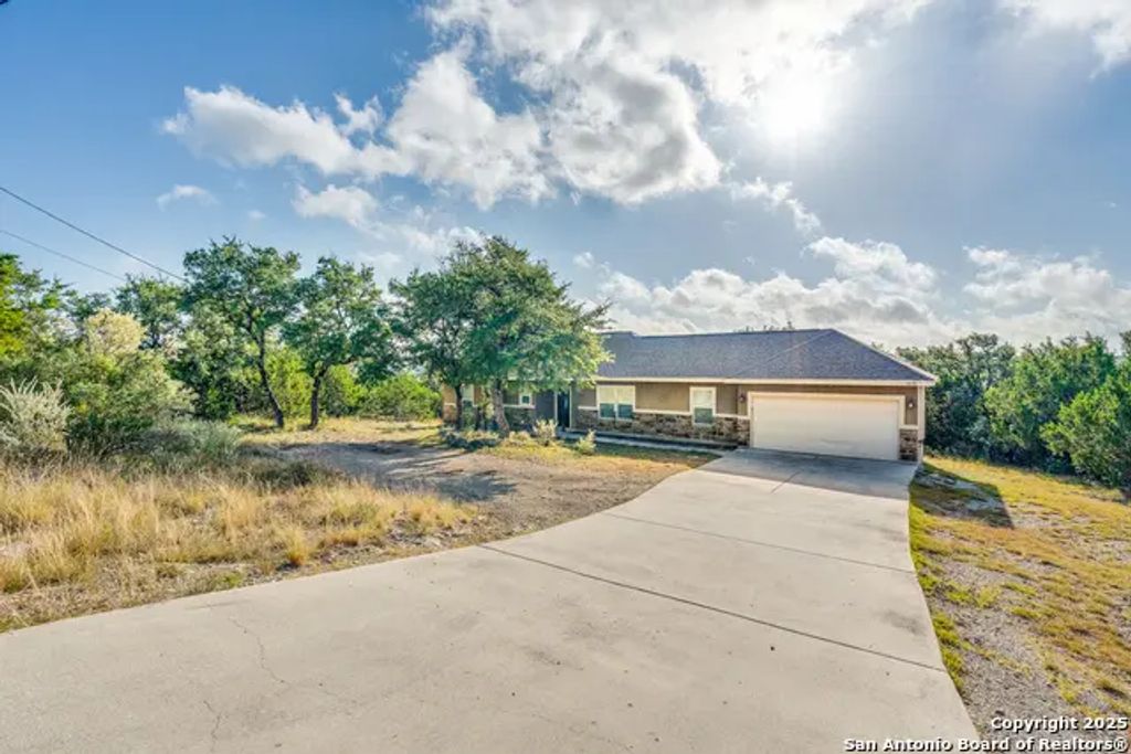 1131 Rocky Ridge Loop, Canyon Lake