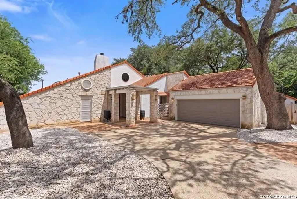 3915 Hunters Crest St, San Antonio