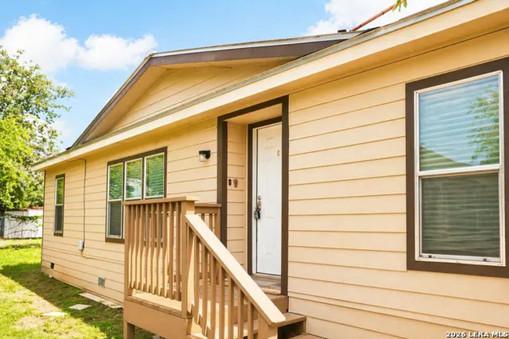 18066 La Gloria Rd, Elmendorf